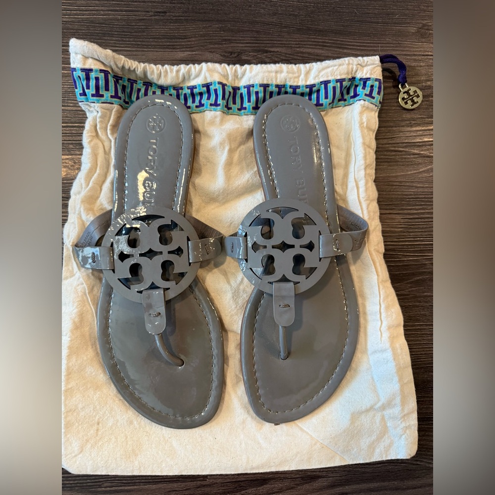 Tory Burch Patent Leather Sandals | Gray | size 9